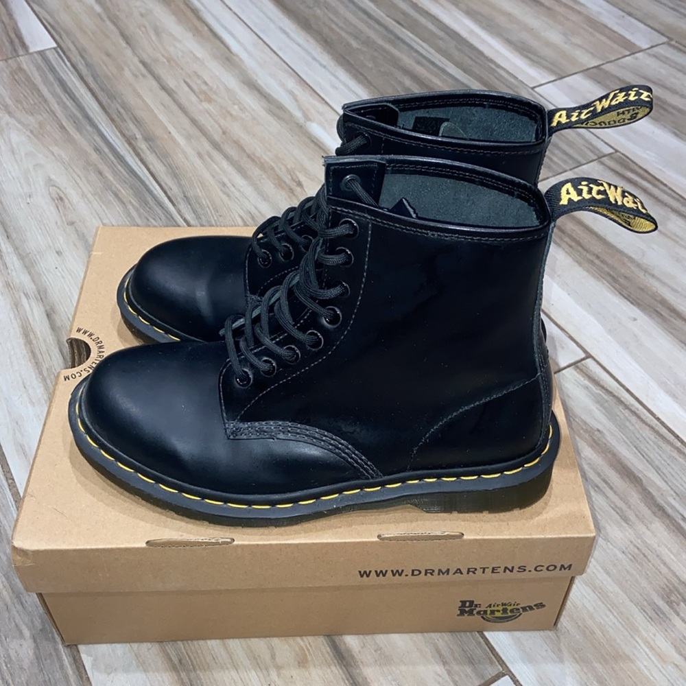 Doc Martens 1460 Women’s Smooth Leather Lace Up Boots